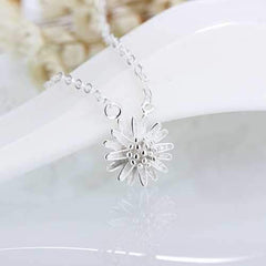 Delicate Daisy S925 Sterling Silver Short Necklaces for Women